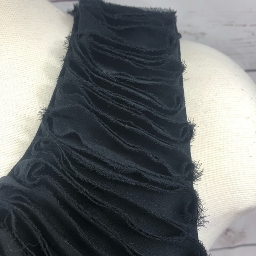 Fond Black‎ Ruffle Tank - Picture 4 of 8
